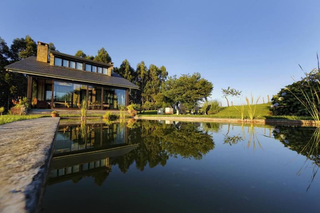 Villa Casa Con Gran Jardin Y Piscina En Cabarceno à Villanueva  Extérieur photo